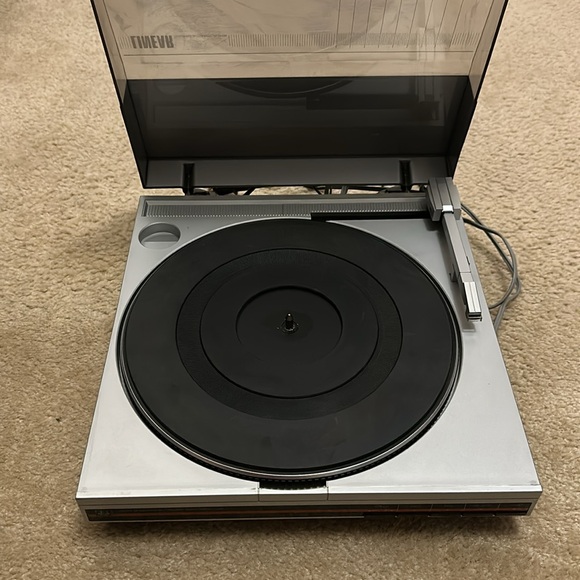 ADC LT32 Linear Tracking Belt-Drive Automatic Turntable Record Player 1983 Vtg - Picture 2 of 4